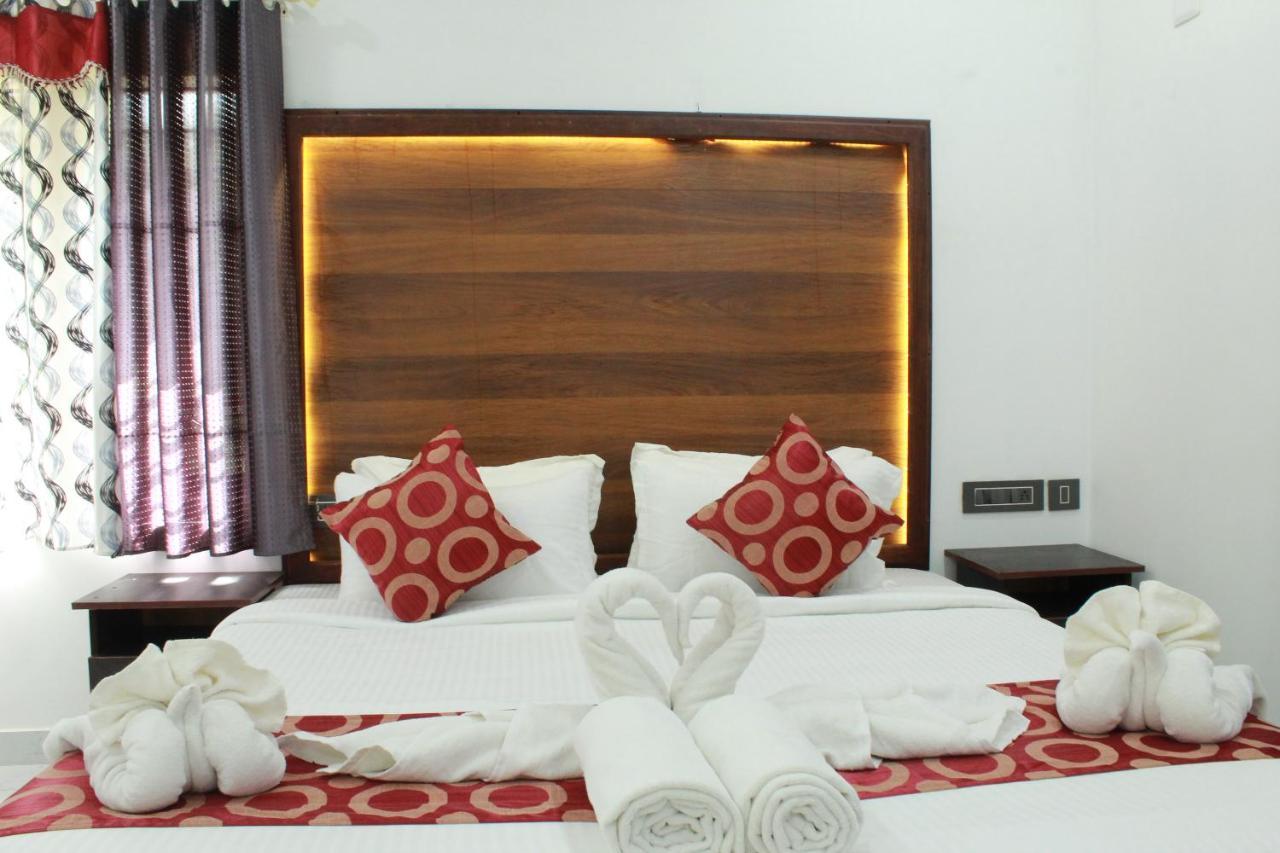 The Mountcourt Hotel Munnar Exterior foto